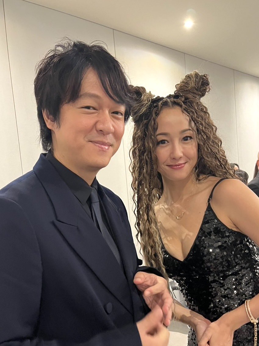 barano_kusari's tweet photo. \\ 本日のおふたり🌹 //

第31回 #釜山国際映画祭レポ ✍🏻

#丸山隆平 さん＆ #沢尻エリカ さん✨

このあと #佐藤佐吉 監督とともに
野外ステージでの舞台挨拶に登壇します！ 

現地の様子もお楽しみに！

#映画薔薇の鎖 𝟏𝟐.𝟏𝟏 𝑭𝒓𝒊 公開 https://t.co/8YGOsQJJhK