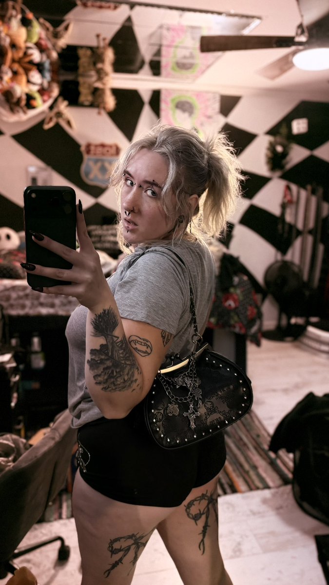 grimmgodess's tweet photo. I like to look back at it too🍑

Findom femdom brat thick ass paypig wallet atm drain whale https://t.co/L79FZlbbv4
