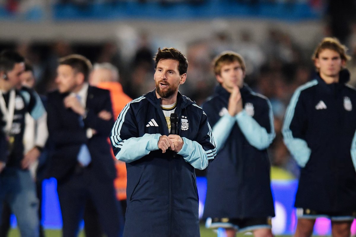 _gjr7's tweet photo. It’s over #MessiAdiós https://t.co/konaL65Xcw