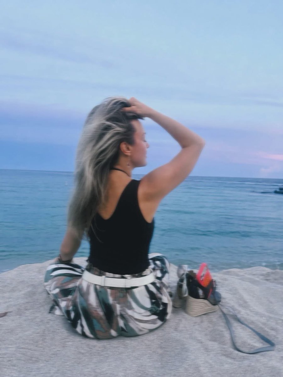 officialfey's tweet photo. Libre 🌊☀️✨🌙 https://t.co/6RY1rj4Yn8