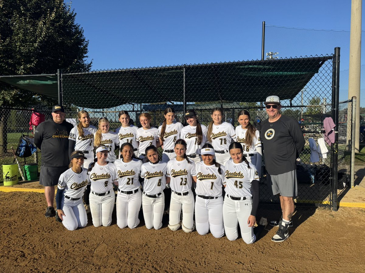 Gabriellab2029's tweet photo. Big hits and great teamwork on the field💥🥎 Proud of this team and the way we battled together. Excited to keep putting in work and improving every day!🐆👏@NUSBcats @CoachBallMalone @_LoyolaSoftball @CoachC_Meg #homerun #teamwork #softball #catcher #secondbase #hardwork https://t.co/o0HIC3uWe6