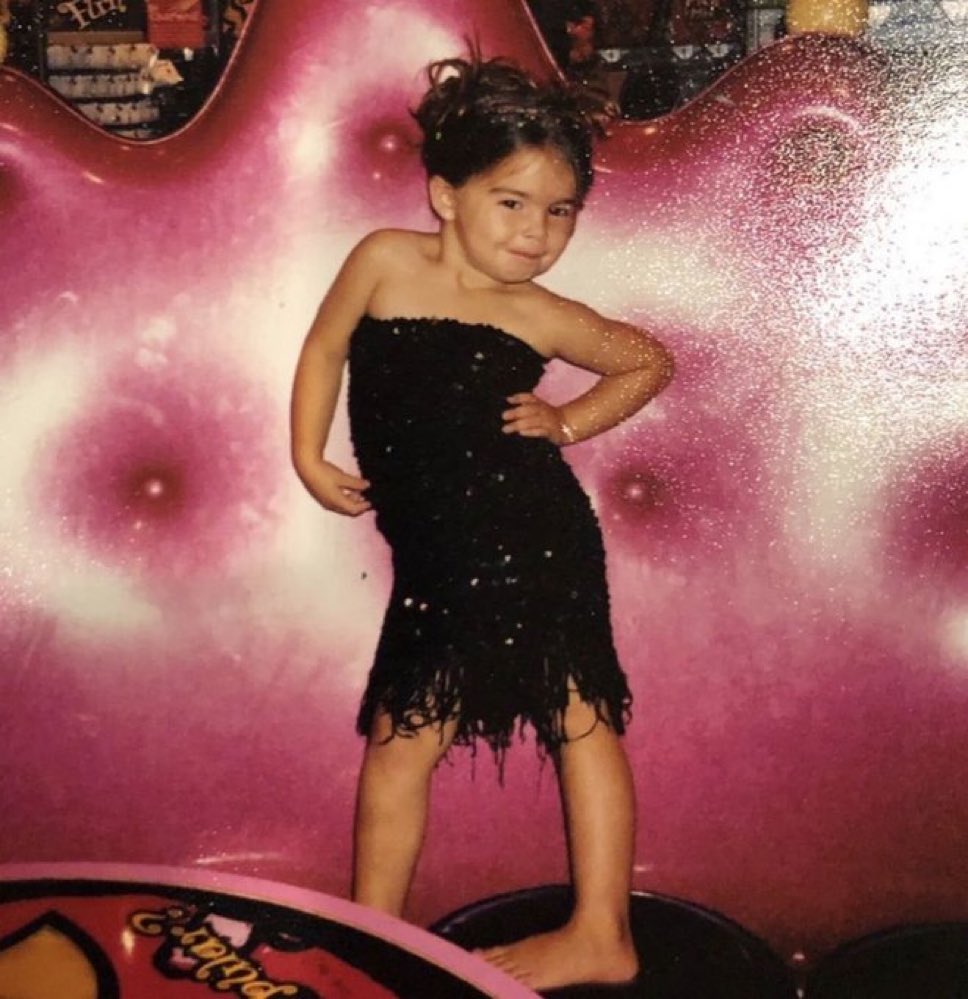 moneysrae's tweet photo. happy birthday addison rae 🩷 https://t.co/dXbHyhlE7Q