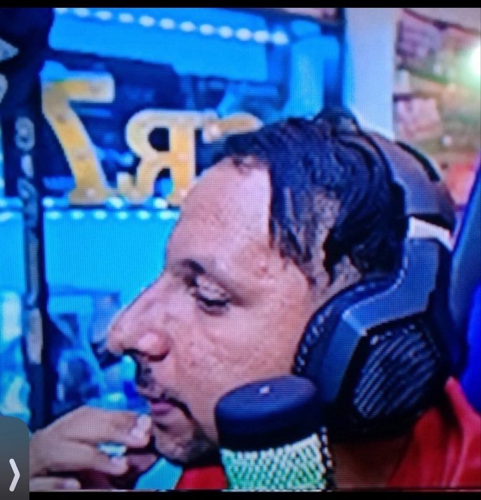 Dsklander's tweet photo. @ArielipilloPlus BY: @ArielipilloPlus

"‼️ Oficial: Cristiano Ronaldo se quedó siendo el máximo goleador de la historia con selección, ya que Messi solo pudo anotar un penal vs. Benín 🇧🇯 y llegó a 126, le faltaron 20 más.

The End"

- Arielipillo el Tapir comebasura Cubano📍 https://t.co/eCbcFgzsyW