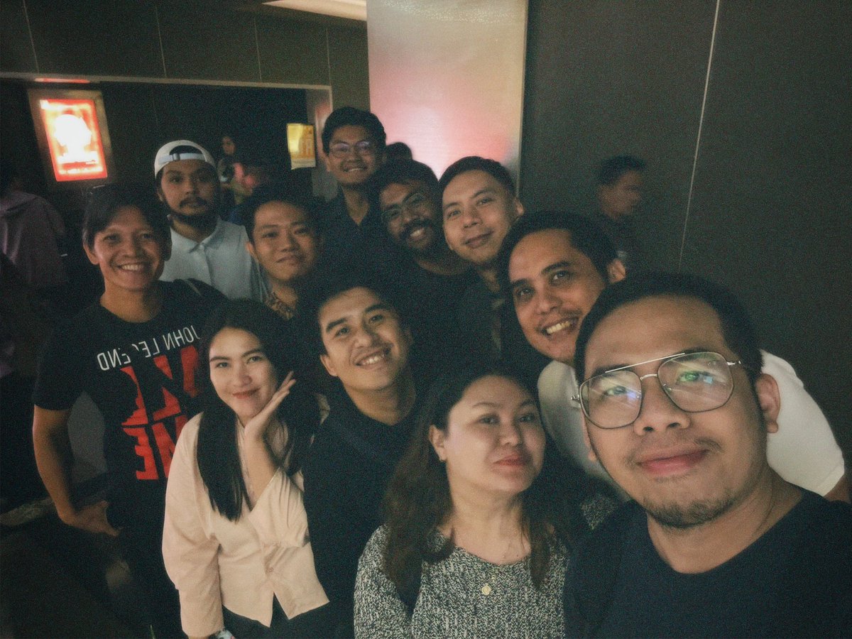 discocleopatra's tweet photo. out of the group chat 💬

📽️ dia 3 en el Festival de Cine Manila
@potieaustria_ @aysonuy @DrewBerrymore11 https://t.co/D2JkZ1yxjT