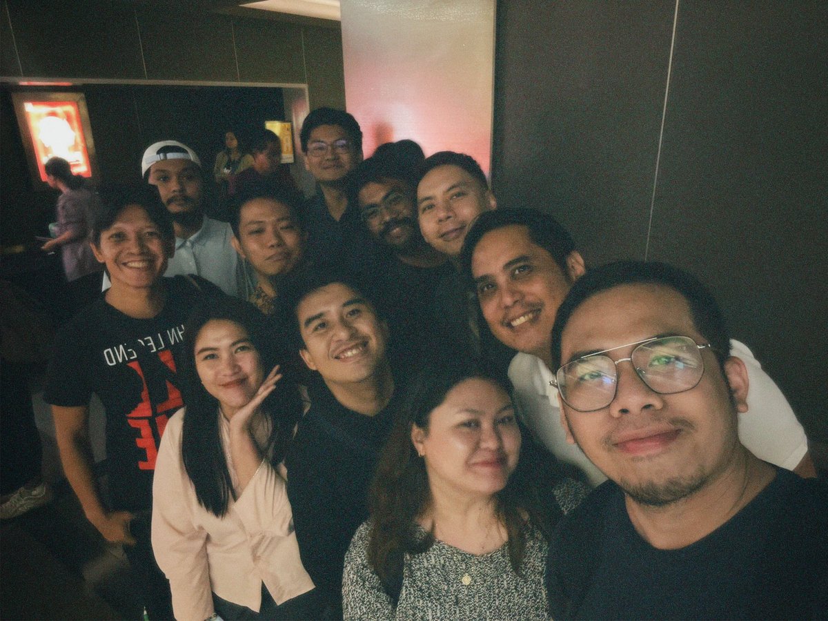 discocleopatra's tweet photo. out of the group chat 💬

📽️ dia 3 en el Festival de Cine Manila
@potieaustria_ @aysonuy @DrewBerrymore11 https://t.co/D2JkZ1yxjT