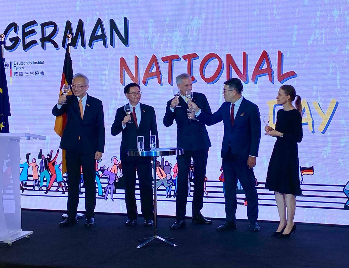 MOFA_Taiwan's tweet photo. Happy #GermanUnityDay! 🇩🇪 

Dep. Min. Wu joined NSC Sec.-Gen. Wu, Environment Minister Peng &amp; Rep. Tietz to celebrate in Taipei. As Tietz stressed, deeper ties with #Taiwan🇹🇼 are in #Germany’s national interest. We look forward to even stronger cooperation! https://t.co/sAxmjjZqD7