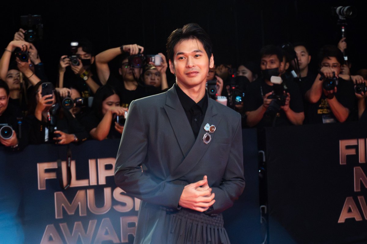 viva_records's tweet photo. LOOK: Wilbert Ross (@itswilbertross) bringing effortless charms to the red carpet of Filipino Music Awards! 🦋

#FilipinoMusicAwards #FMAs https://t.co/LEmZrq8lnk
