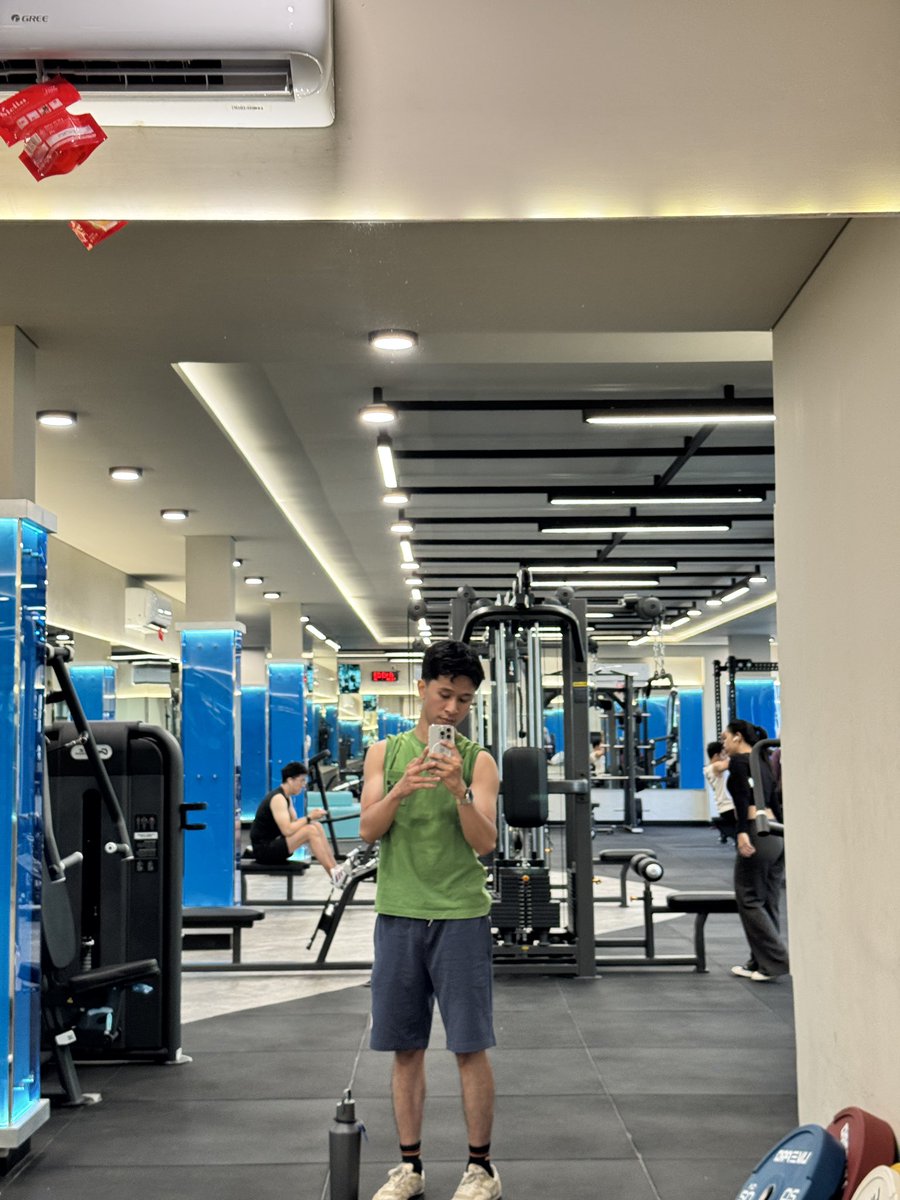 saltbwread's tweet photo. gym pagi https://t.co/pTv0xclHBP