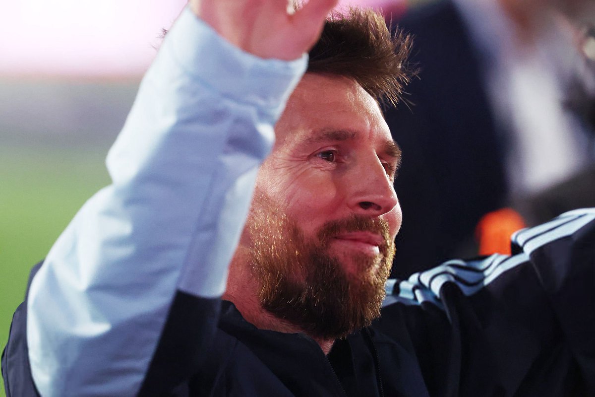 _gjr7's tweet photo. Lionel Messi #MessiAdiós https://t.co/2bdcW2E3bO