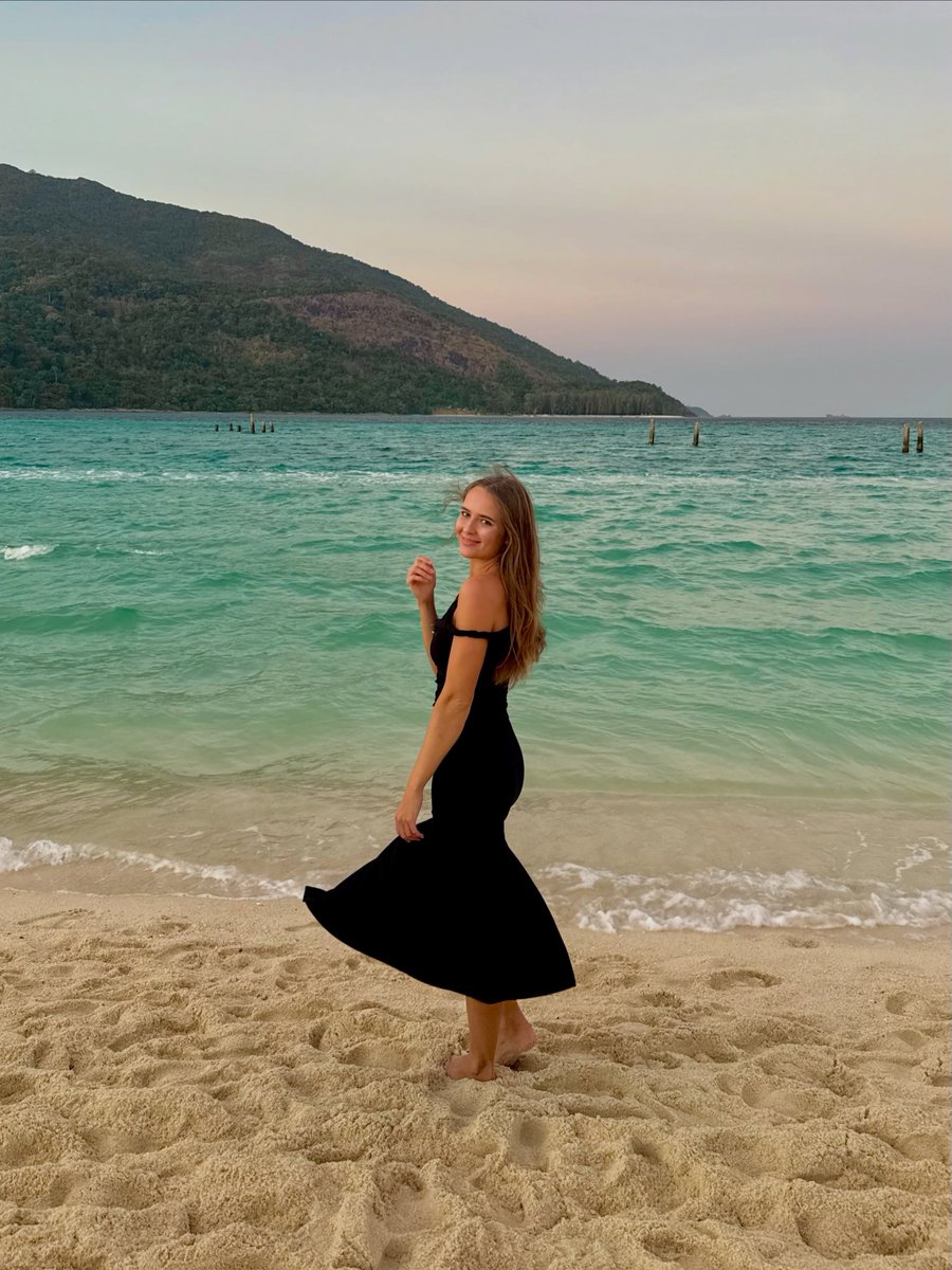 DonegaGabriel's tweet photo. Maybe you don’t belong to one place. You belong to movement, chapters, and seasons. Some people need roots. You need horizons. https://t.co/HQlZLyYzBX