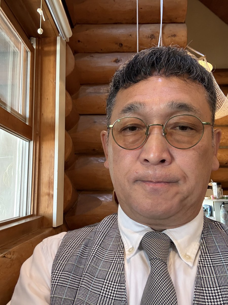 anystyle_addict's tweet photo. 今回初めての前髪ショート
美容師さんにおかませで。 https://t.co/PcxZDmn6xv