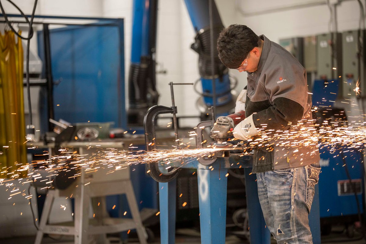 FordCareers's tweet photo. An estimated 2.1M #skilledtrades roles could remain unfilled by 2030.

Millions of young people are searching for stable, rewarding careers, so why aren't more of them entering these fields?

See what Ford and our partners are doing about it: https://t.co/GKsUb6GQ51

#FordCareers https://t.co/L8KS68CQzR
