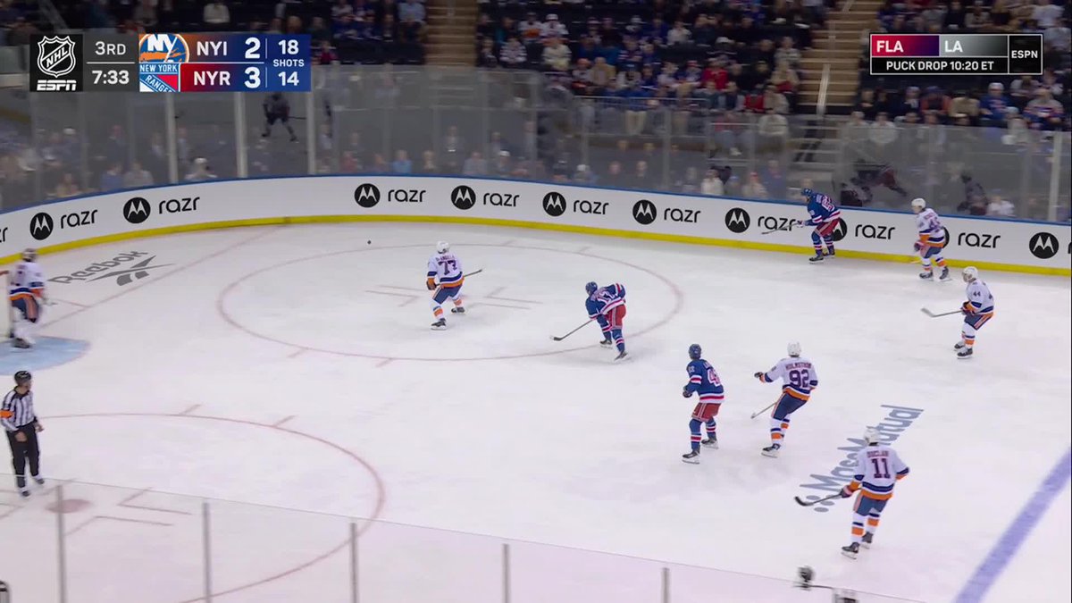 An ESPN broadcast of an NHL match between the New York Islanders (NYI 2) and New York Rangers (NYR 3) in the 3rd period with 7:33 remaining.