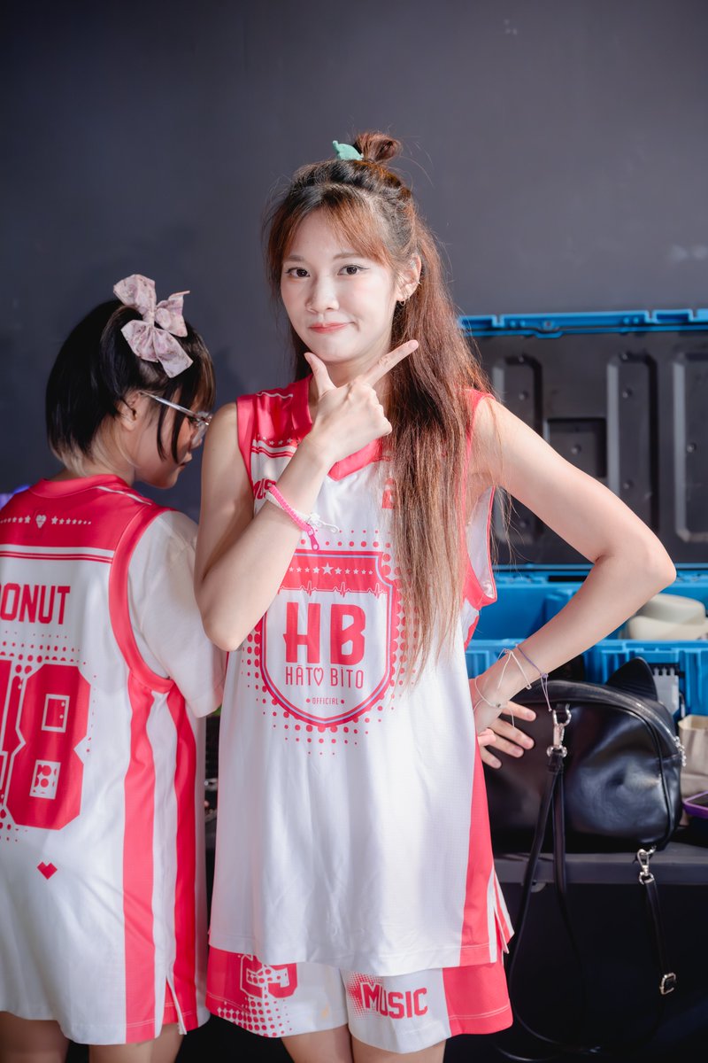 Offakim_home's tweet photo. (9)แค่เอามือขวาแนบอกซ้าย ได้ยินไหม นี่คือเพลงของหัวใจของเรา
https://t.co/bgdXcKaSoa
ใกล้แล้ว ใกล้ทันแล้ว
ช่วงทับมือ มันก็ไม่ค่อยคิดถึงเท่าไหร่หรอกนะ 😗😔
#MusicHatoBito
#HatoBito
#SPKGallery https://t.co/x3C7SiQr7i