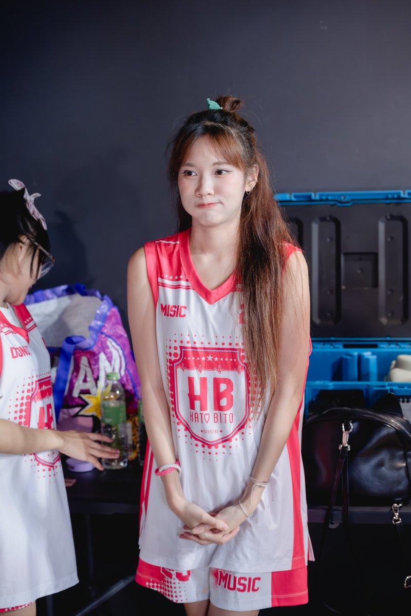 Offakim_home's tweet photo. (9)แค่เอามือขวาแนบอกซ้าย ได้ยินไหม นี่คือเพลงของหัวใจของเรา
https://t.co/bgdXcKaSoa
ใกล้แล้ว ใกล้ทันแล้ว
ช่วงทับมือ มันก็ไม่ค่อยคิดถึงเท่าไหร่หรอกนะ 😗😔
#MusicHatoBito
#HatoBito
#SPKGallery https://t.co/x3C7SiQr7i