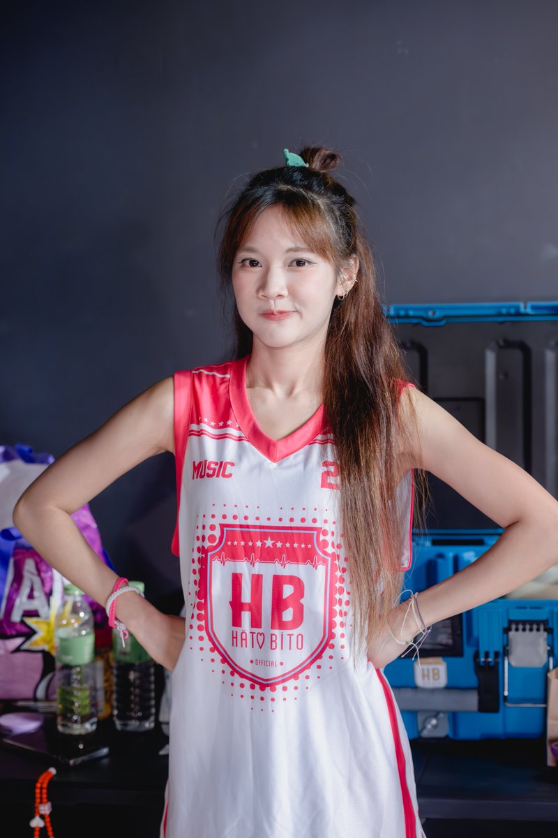 Offakim_home's tweet photo. (9)แค่เอามือขวาแนบอกซ้าย ได้ยินไหม นี่คือเพลงของหัวใจของเรา
https://t.co/bgdXcKaSoa
ใกล้แล้ว ใกล้ทันแล้ว
ช่วงทับมือ มันก็ไม่ค่อยคิดถึงเท่าไหร่หรอกนะ 😗😔
#MusicHatoBito
#HatoBito
#SPKGallery https://t.co/x3C7SiQr7i