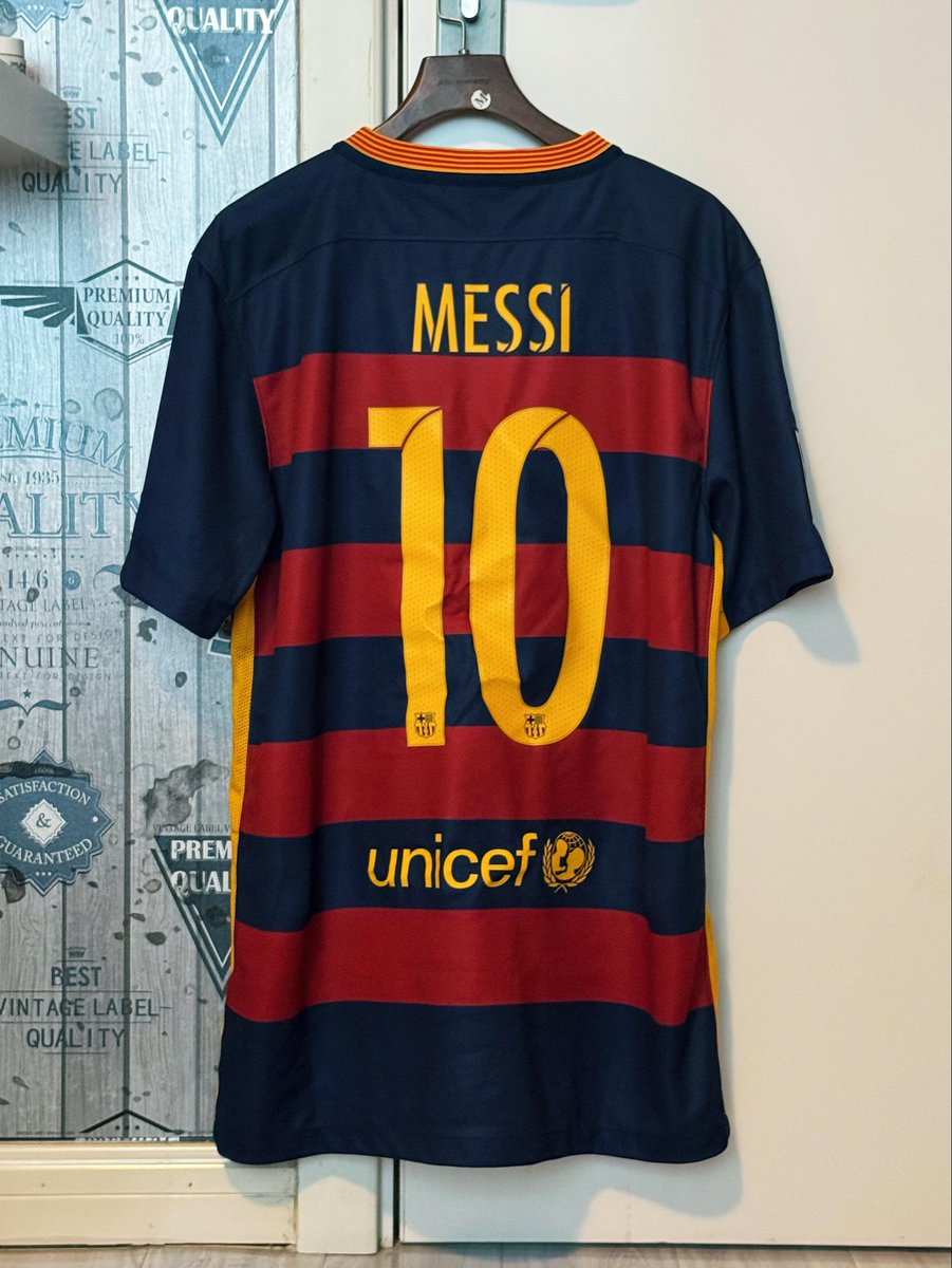 kitgg5_com's tweet photo. Goodbye, Messi; goodbye, my youth. https://t.co/1HTYzwIrTu