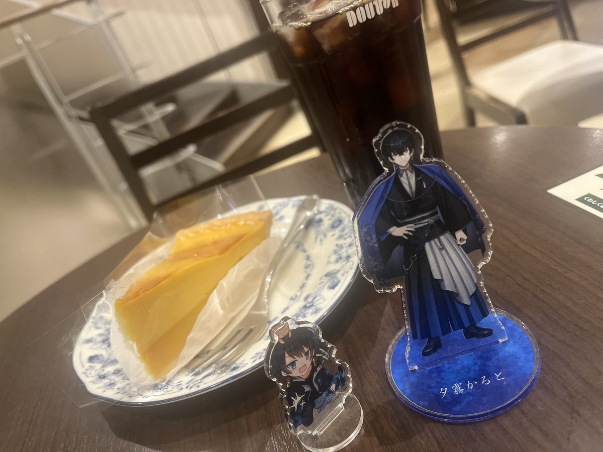 ktrnfknk's tweet photo. 今日は開放デーなのでアクスタかるとくんとおでかけ🍂
今日だけ！かぼちゃタルト🧁
かるとくんのハロウィン月間だからと甘える理由にさせていただく🎃

今夜のYouTube 楽しみすぎて待ち遠しい❤️‍🔥

【🌟企画】頭文字を5分間話せない枠 #shorts #vtuber https://t.co/gcvdJdyefq @YouTubeより https://t.co/W6PIWLgfD8