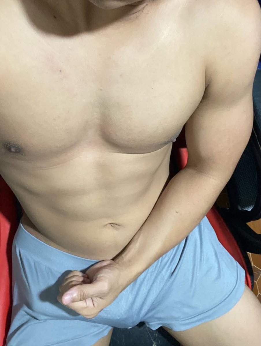 leobastiann's tweet photo. mau di pangku? https://t.co/2Dl3Br9H2l