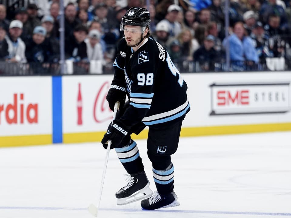 MammothStatsX's tweet photo. With an apple tonight in New Jersey, Mikhail Sergachev becomes the fifth Russian defenseman to record 300 assists in the NHL 🇷🇺

Sergei Zubov… 619
Sergei Gonchar… 591
Andrei Markov… 453
Alexei Zhitnik… 375
Mikhail Sergachev… 300

элитная компания 🔥

#TusksUp https://t.co/ekRYHOsiLc