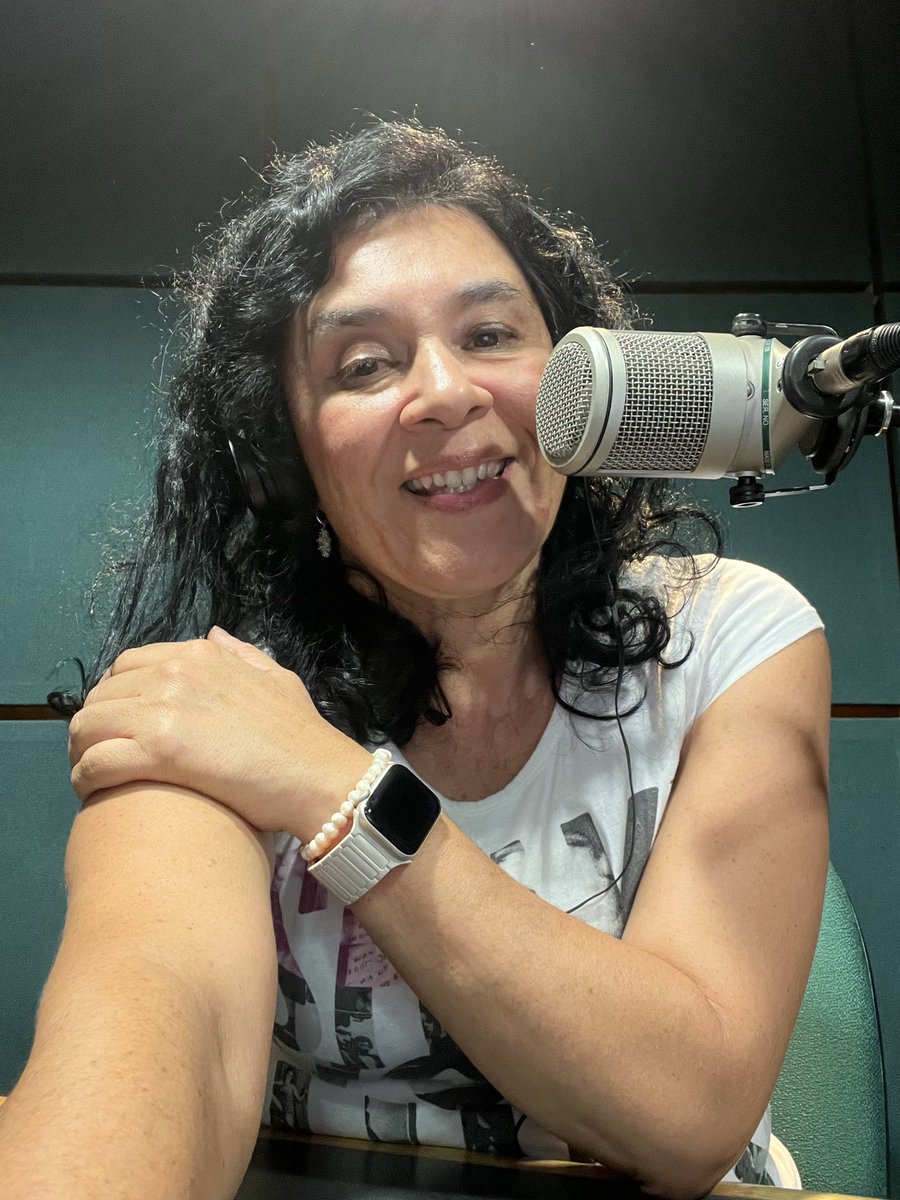 lucilazetina's tweet photo. ¿Me acompañan? Ya poniendo música y compartiendo historias en #Polaroid105 en @Reactor105 https://t.co/hdZLJYGRj3