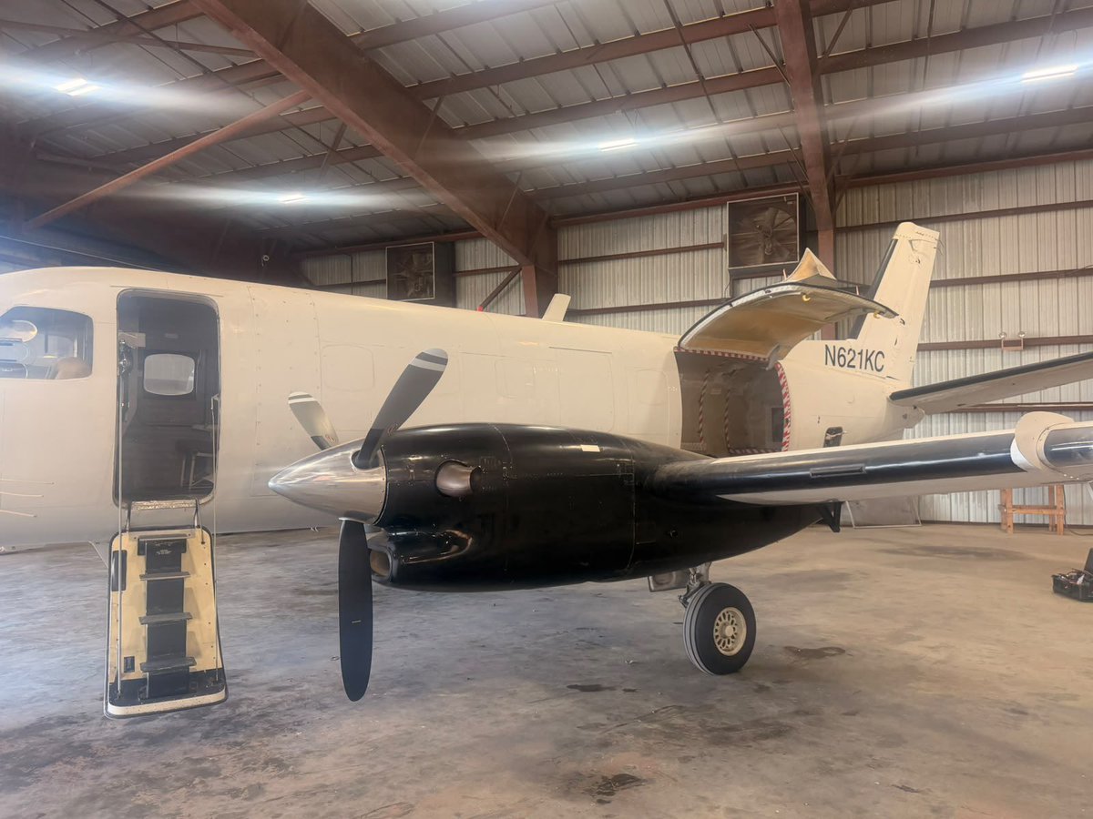 Danielkfalcon's tweet photo. 1500 horsepower.
4000 pounds of cargo.
1300 nautical miles.

1 plane.

Embraer EMB-110P “Bandit”.

Accept no substitutes. https://t.co/TqQWdpEkHe