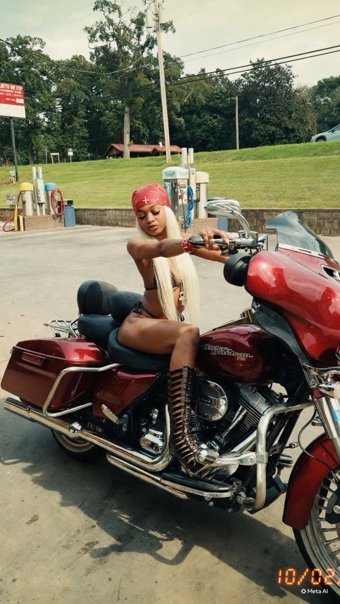 t5renee's tweet photo. give me my 10’s https://t.co/PoP39QZQjT