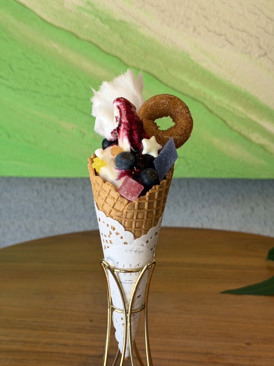machiyabunko's tweet photo. きょうをソフトに
ステッカー無事に届きました！👏

蓮ノ空コラボのソフトクリーム🍦
あります！ https://t.co/bMCC81wYRa