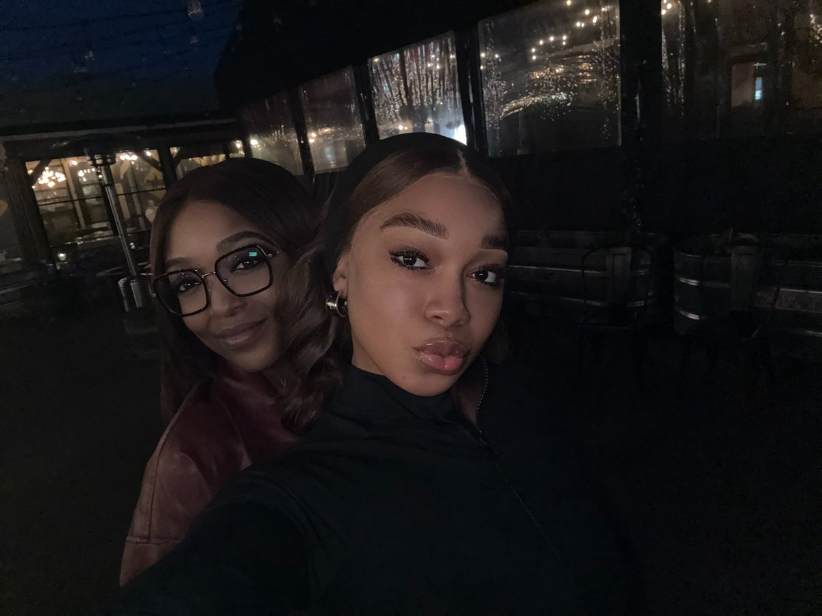 princessivri's tweet photo. me n my mommy https://t.co/nTIPVYeBXV