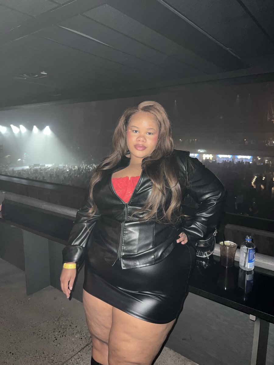 puffpuffpowa's tweet photo. im tipsy enough to let this slide. enjoy https://t.co/b4sAe5nF11