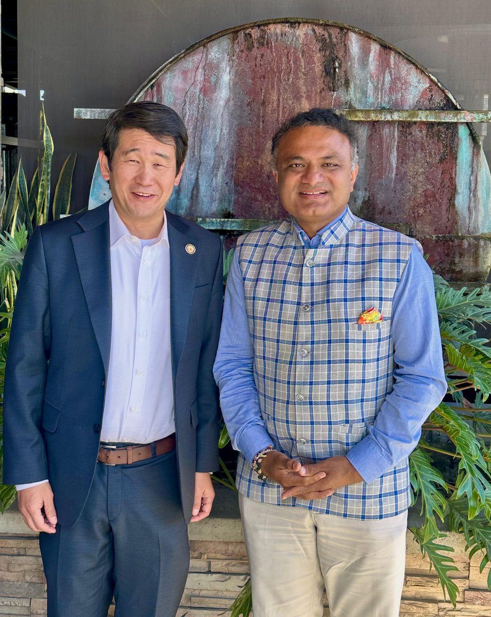CGILosAngeles's tweet photo. CG @drkjsrini met Congressman Dave Min, Representative for California’s 47th District, for a productive exchange on #IndiaUS relations and stronger engagement with the #IndianAmerican community in Orange County.

@MEAIndia @IndianEmbassyUS @IndianDiplomacy @CongressMin @DrSJaishankar @CimGOI @DoC_GoI @DPIITGoI @PiyushGoyal @investindia @makeinindia @EduMinOfIndia @IndiaDST @CAGoBiz @UCIrvine @CommerceGov @StateDept @PIB_India

#IndiaInLA #IndiaUS #IndiaCalifornia #OrangeCounty #Trade #Investment #Innovation #IndianDiaspora