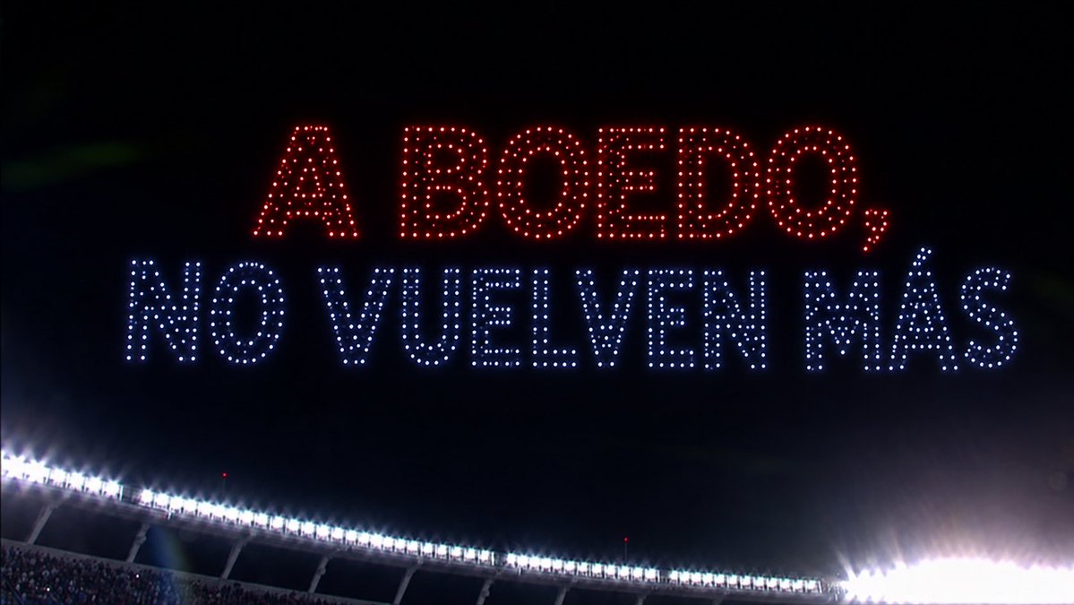 MundoQuemero's tweet photo. El show de drones. https://t.co/nJidBLOhXS