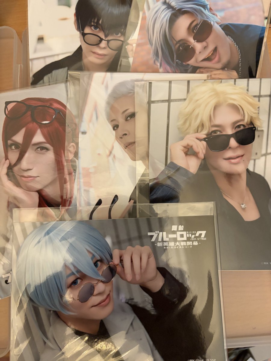 kayamaaa's tweet photo. 【交換、譲渡】舞台ブルーロック ブルステ

譲）
ランブロ:潔〇、氷織、クリス、ロレンツォ、千切、ノア
クリアカード:ロレンツォ、蜂楽2、千切、雪宮2
フォンタブ: ノア、蜂楽
アクリルチャーム:氷織
アクリルスタンド:
私服 ネス★、乙夜3、ノア2
ユニフォーム: ネス★

過去弾アクスタ: 凛★、蜂楽、白宝凪★、二子（松岡さん）、絵心
過去弾ランブロ:潔★、蜂楽、二子（前嶋さん）、絵心、乙夜、凪＆潔

求）
ランブロ、クリカ、フォンタブ、アクリルチャーム:凪、玲王、馬狼（凪か玲王含む取引）
アクスタ:凪、玲王 どちらもユニ優先、
凪か玲王含む取引の場合馬狼（どちらでも）またはクリス（ユニ）
※比率ちがい◎
※白宝凪アクスタはユニ凪、玲王との交換のみ

★以外は以下価格で譲渡可
〇は★以外から同数同時お取引で譲渡可

アクスタ800円
アクリルチャーム:400円
クリアカード:400円
ランブロ:300円

7.8.24現地手渡し、または郵送
お気軽にお声がけください🙇‍♂️