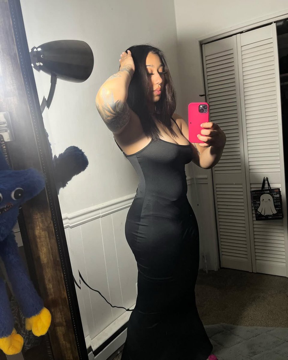 FxckSlutzZz's tweet photo. Who Has Her!? https://t.co/16ZDXe7cma