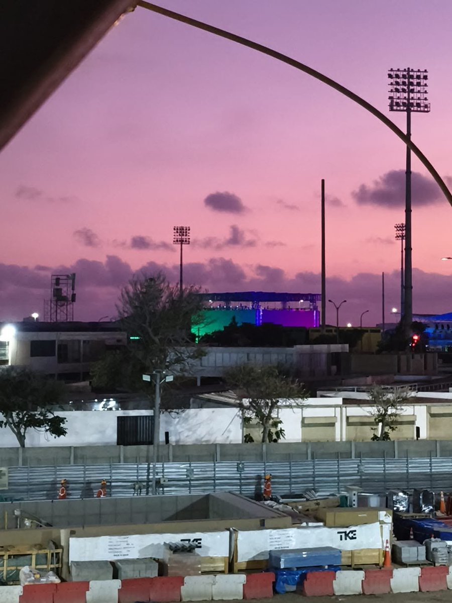 13w06a13b's tweet photo. El cielo de Lima haciendo su fan proyect 💜🇵🇪

© a quién corresponda https://t.co/4g7BcaSCiV