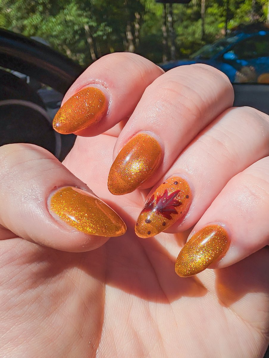 AdahopAda's tweet photo. Got my nails did. 🤭🥰 I've somehow never actually had a manicure before, and my bestie @VI0LETF0X took me along to Mimosa Nail Bar with her today. I tore up my fingers and nails just like two days ago putting my hood and bumper back on my car, so they did a great job! 🧡 https://t.co/Kw5hUvf6k7