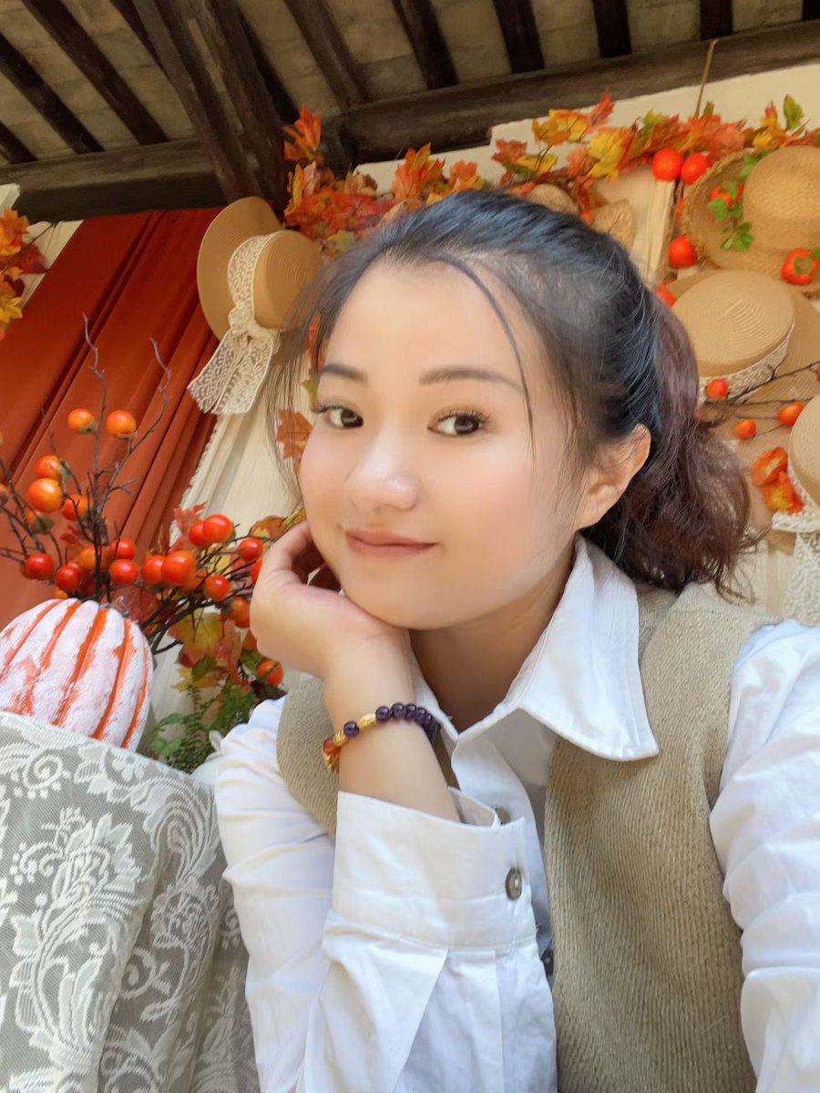 cleverfatfox's tweet photo. いっぱい日向ぼっこして、ぽかぽか☀️♡♡
秋のやわらかな日差しと、そよ風。
こんな風情のあるお庭で、のんびり過ごす時間っていいなぁ https://t.co/G4mFN5rR52