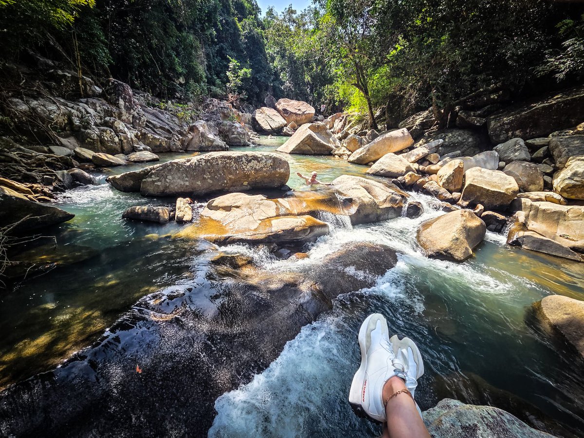 jullybecker's tweet photo. L’aventure autour, le bonheur au centre. https://t.co/Gf3fGVI9N0