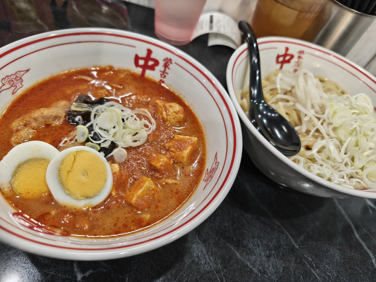 shujithegreat's tweet photo. 東京来たら食べなければならない。乗り換え駅にあるから。 https://t.co/t62aheTkDW