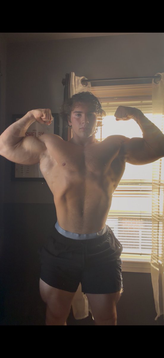 PaulJacksonFit's tweet photo. #bodybuilding #gym #fyp #fitness #viral https://t.co/X1w42jAbM4