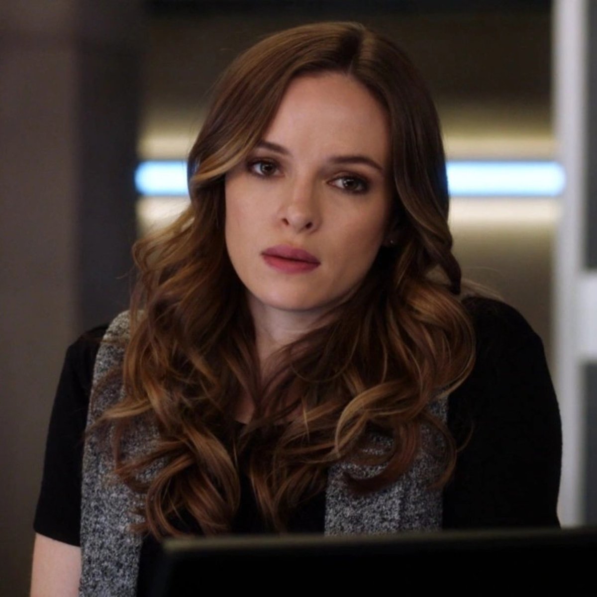 6ranted's tweet photo. randomly remembered how attractive the women of the CW Flash were

ten year old me was definitely affected https://t.co/D1uC1EzLUi