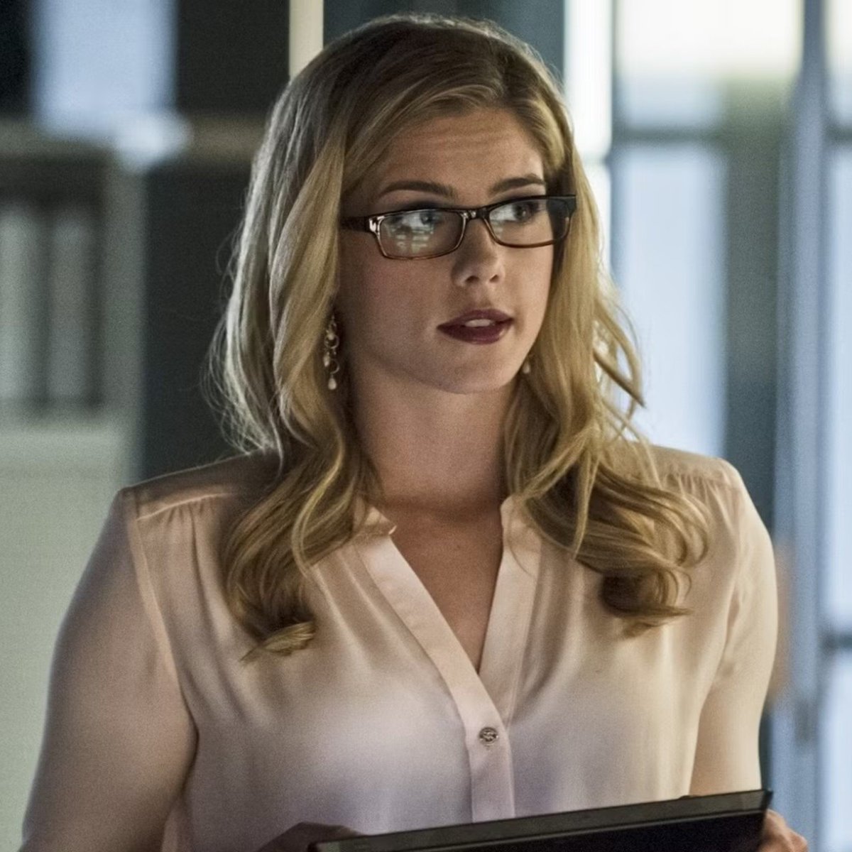 6ranted's tweet photo. randomly remembered how attractive the women of the CW Flash were

ten year old me was definitely affected https://t.co/D1uC1EzLUi