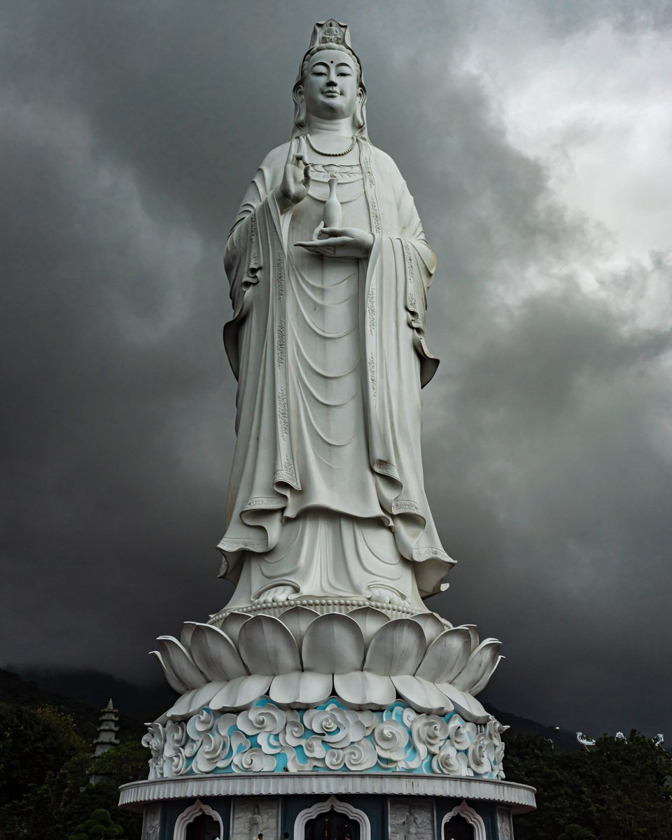 issaccure's tweet photo. Lady Buddha statue in Da Nang, Vietnam https://t.co/qvMwIY6TnO