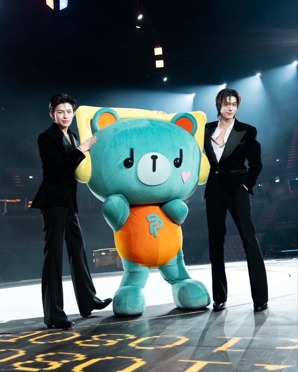 PhuwinOfficial's tweet photo. 𝙃𝙖𝙥𝙥𝙮 𝙒𝙚𝙙𝙣𝙚𝙨𝙙𝙖𝙮 ♡

วันนี้มีนัดกับภูวินทร์และครอบครัวตัว P ครอบครัวคนเท่กันนะค้าบบบ ที่งาน GMMTV FANIVAL 2026 HAPPY FAMILY มาเจอกันๆ 🫶🏻✨

❥𝙃𝙖𝙫𝙚 𝙖 𝙣𝙞𝙘𝙚 𝙙𝙖𝙮 @phuwintang 🤍

7OCT Omnistar PHUWIN
#WhatANiceDayPhuwin
#phuwintang
#winniethephu https://t.co/6cluHOGTQa