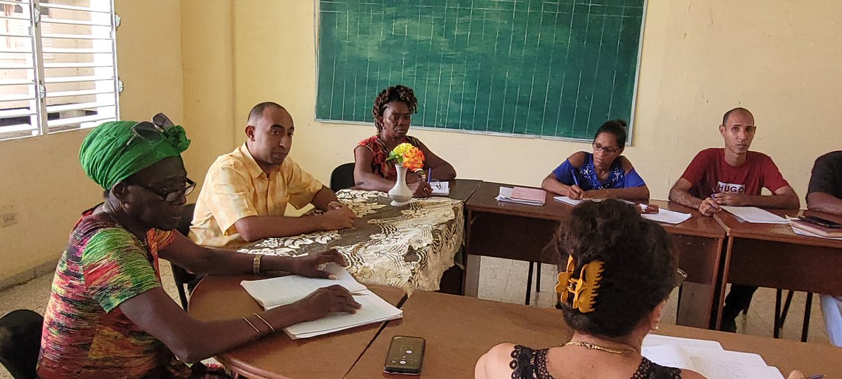Rafaelvt95's tweet photo. En el Consejo de Dirección del @IpiMaceo32724 con la presencia de @romero_tam56484 se proyectan acciones para fortalecer la estrategia docente productiva y la formación profesional de los futuros técnicos medios. @yoeaberob1 @LienMons @CubaMined @Educa_Gtmo https://t.co/wn6C0TTsoj