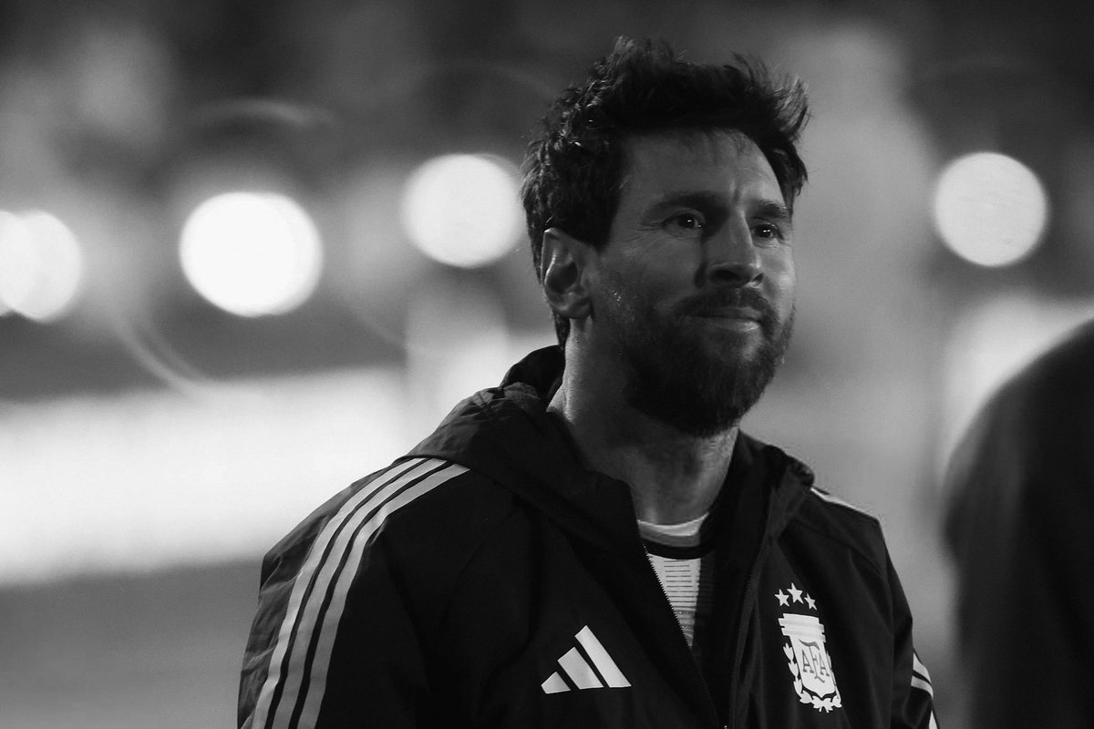 _gjr7's tweet photo. The end. #MessiAdiós https://t.co/j9NkJGhe5L