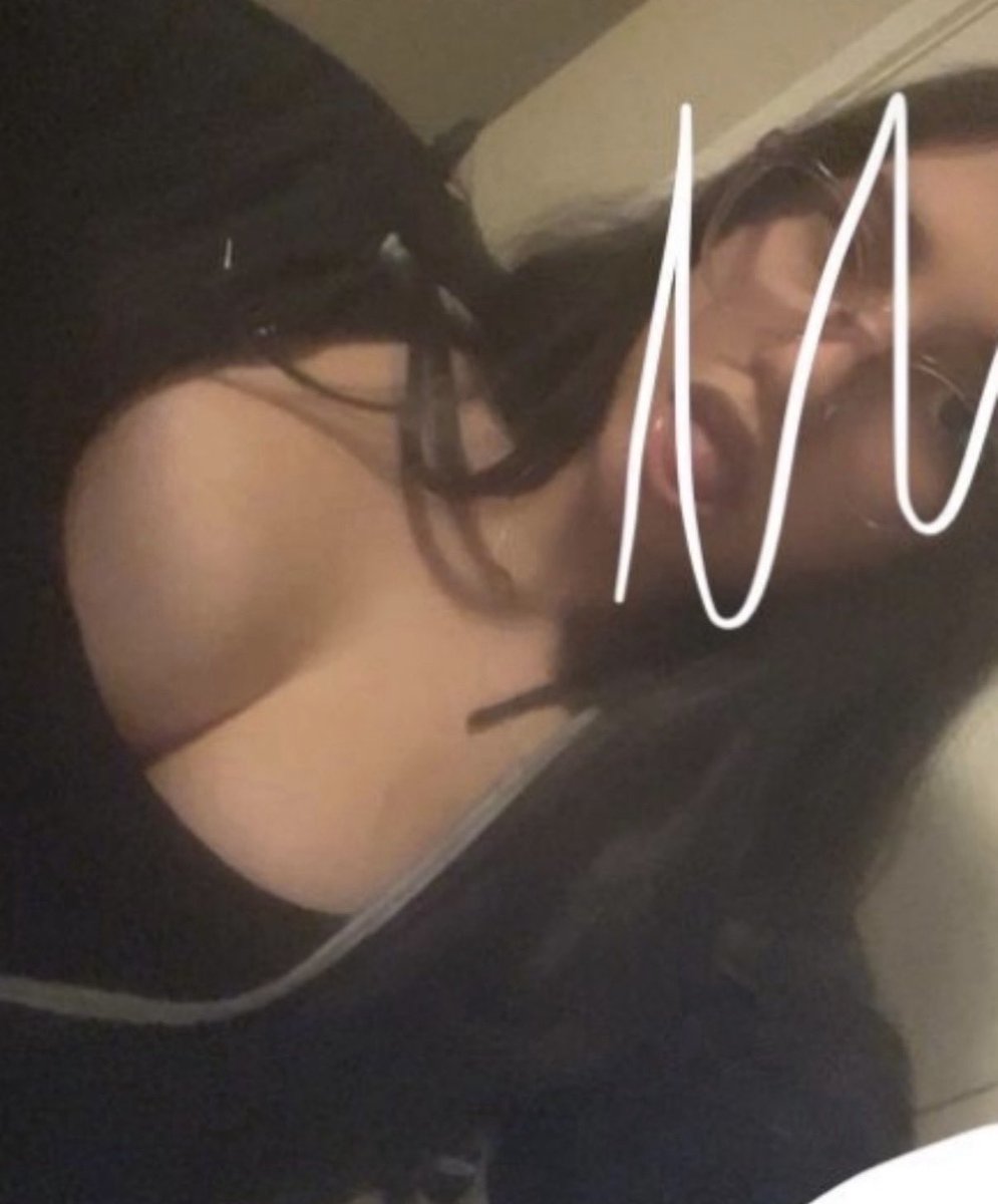 JeanOpal23's tweet photo. Anyone please tryna cum tribute my irl? https://t.co/4pciimsejV