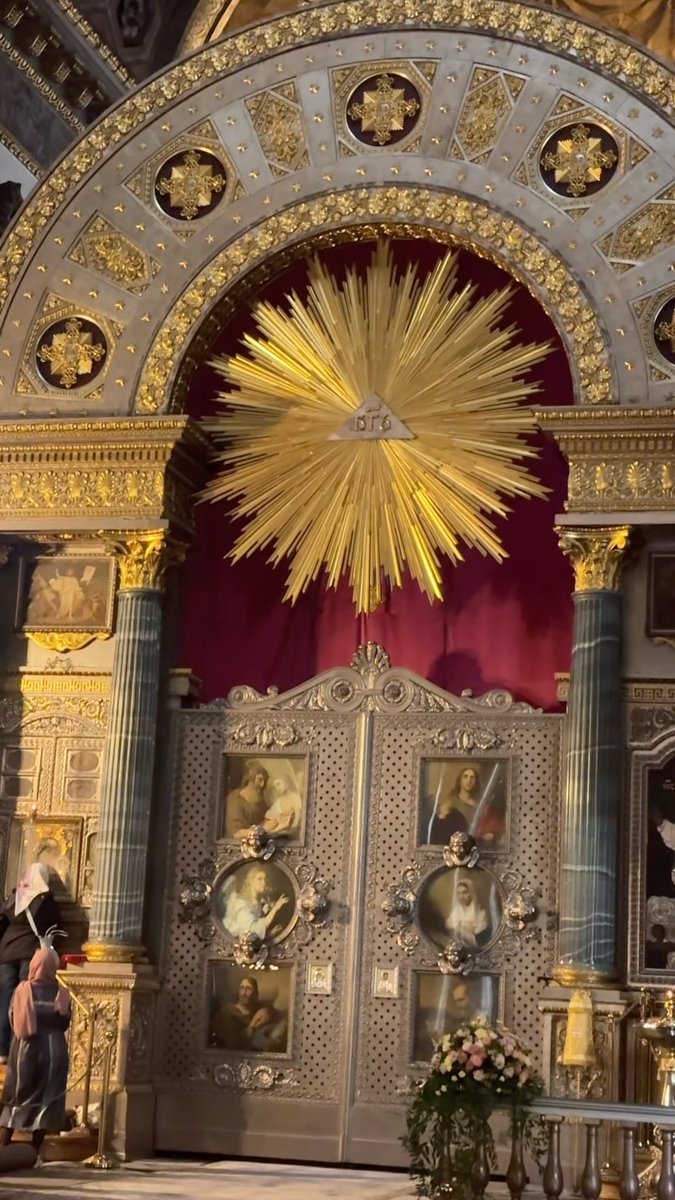 AooHulahula's tweet photo. Collecting churches like souvenirs—one in every country, each with its own character. Kazan Cathedral in Saint Petersburg is another beautiful chapter in the journey. https://t.co/sMnAgVanbf
