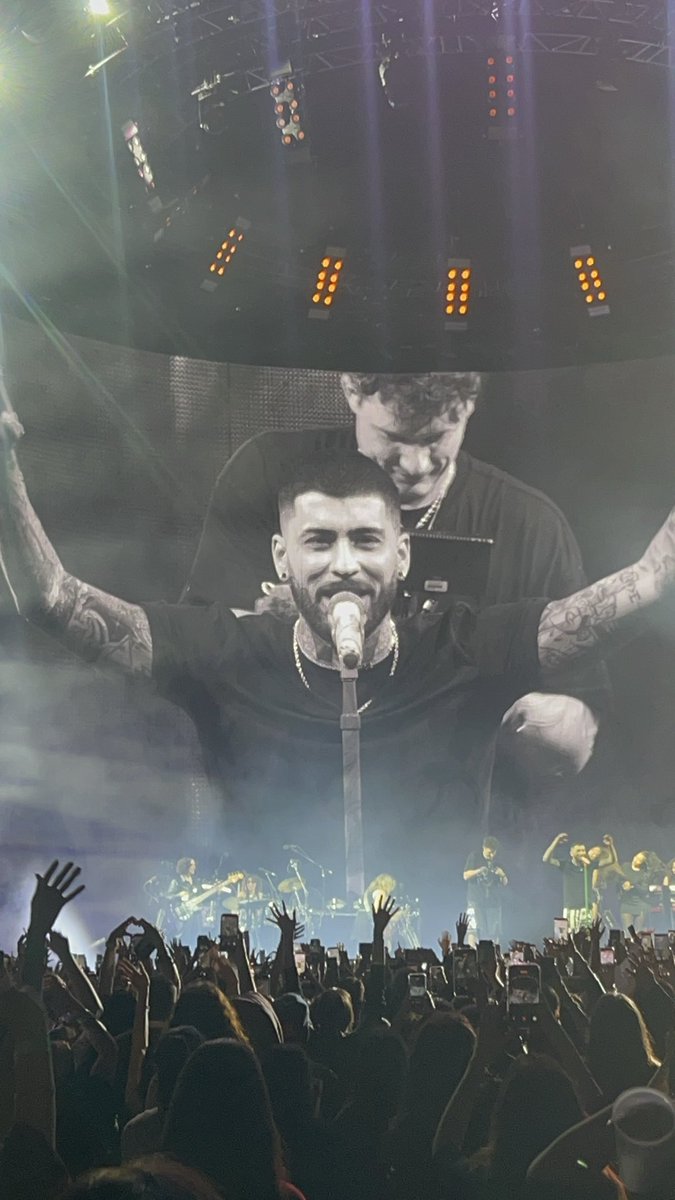 swiftmarbonita's tweet photo. estoy enamorado de las cuatro siempre las busco después de las cuatro a las cuatro les encanta en cuatro y yo nunca fallo como el 24 ESTOY ENAMORADO DE CUATRO BABYS https://t.co/PmNY5JPK6x