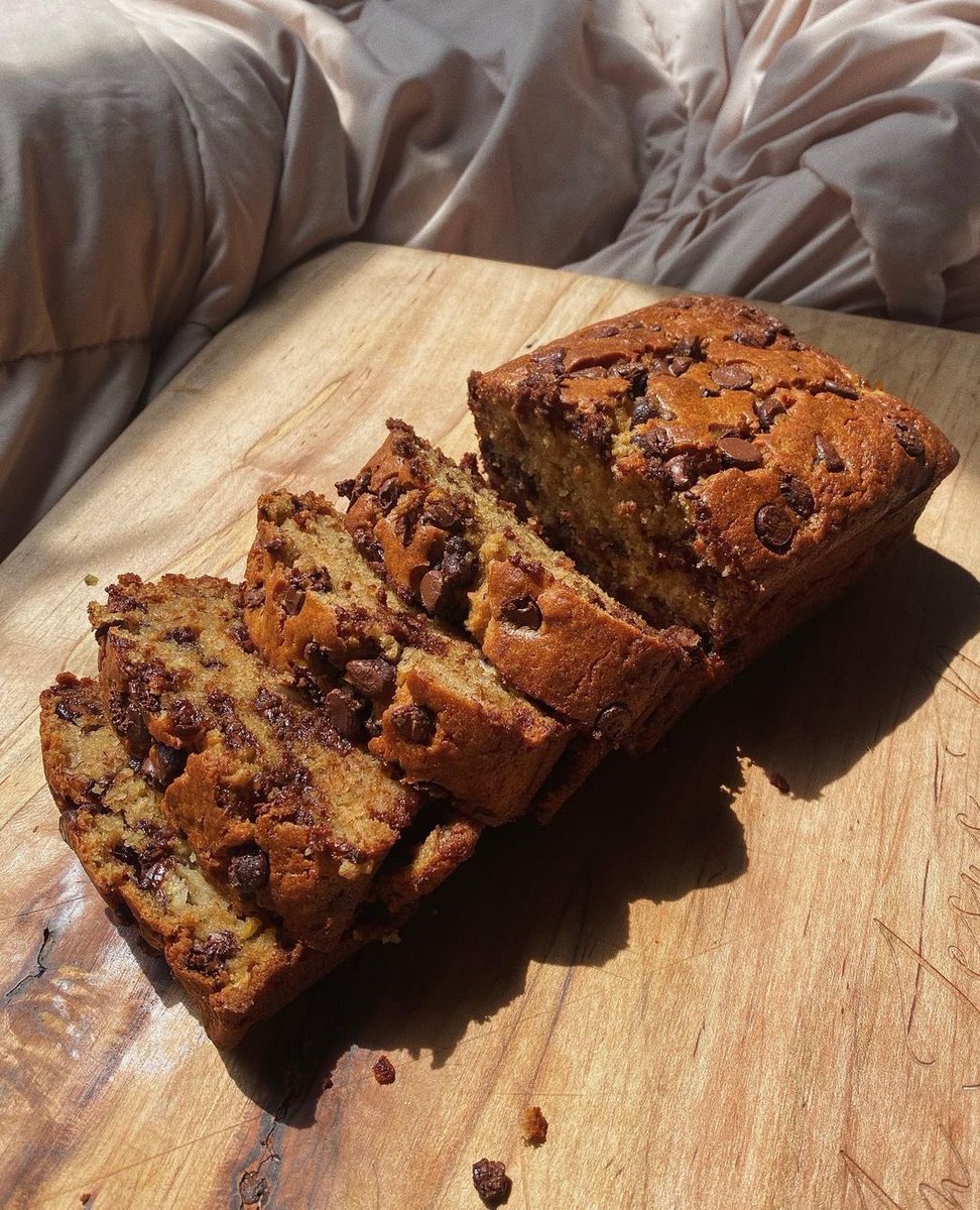 Rinkcalo's tweet photo. Ok guys kiss marry kill #edrtwt 

Bagels
Naan
Banana bread https://t.co/S4fYdiBqmG
